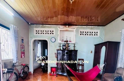 Bán nhà mặt phố Phường Phước Long (Hiệp Phú, Q.9 cũ) ngang 6m, DT 95m2, 1 trệt, 2PN. Sổ hồng, giá 6.99 tỷ. LH: 0933125879